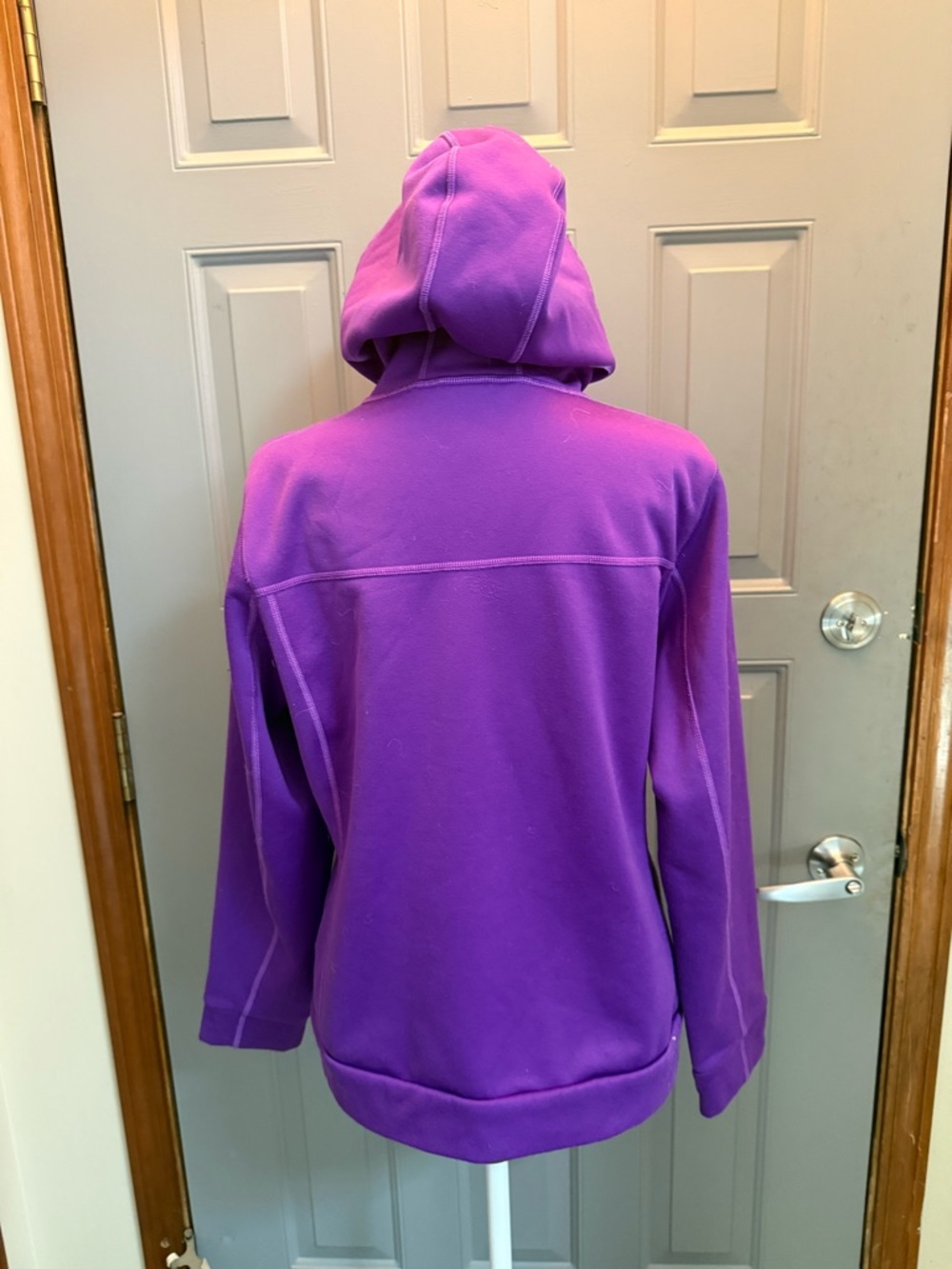 North Face vibrant Purple Fleece Hoodie with Pink-Accents (Large) - Picture 6 of 10